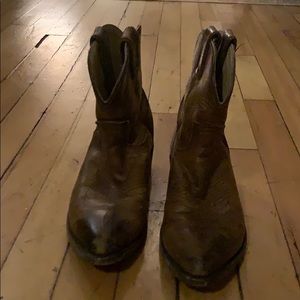 Frye Billie Ankle boot